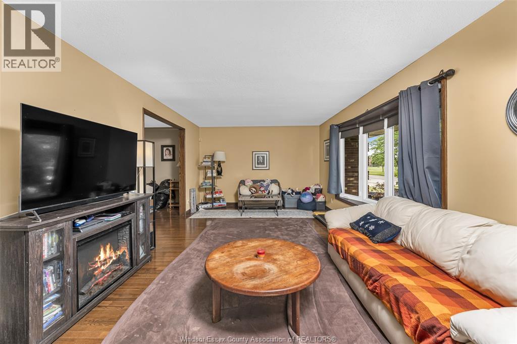 3230 Forest Glade, Windsor, Ontario N8R 1X3 - Photo 7 - 26014509