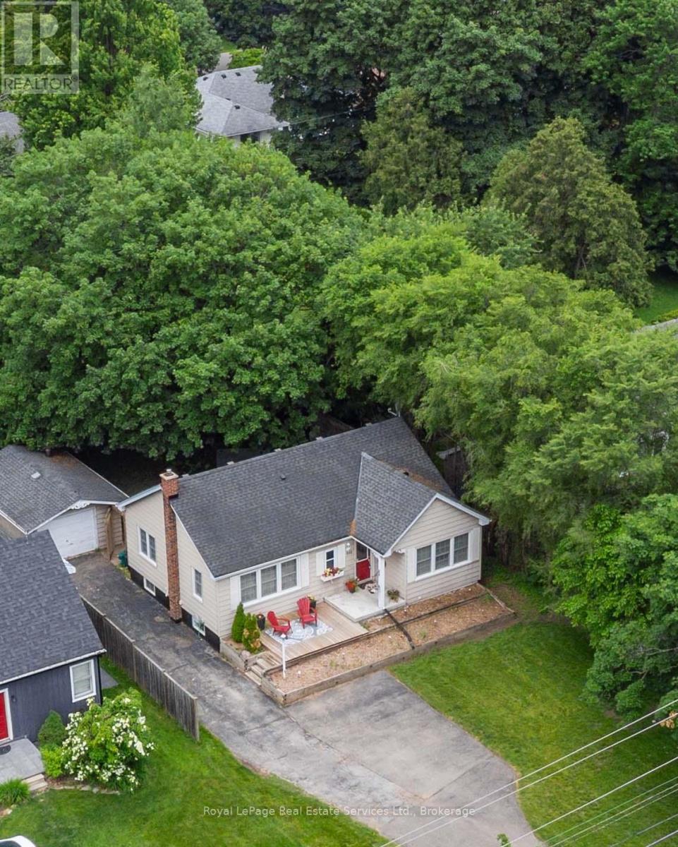 938 KING ROAD, Burlington, Ontario
