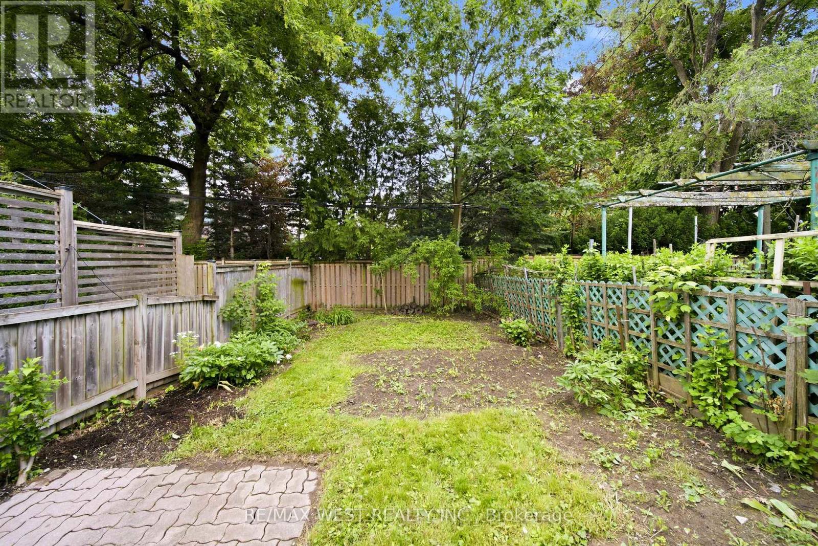 167 Tyrrel Avenue, Toronto, Ontario  M6G 2G6 - Photo 17 - C13461568