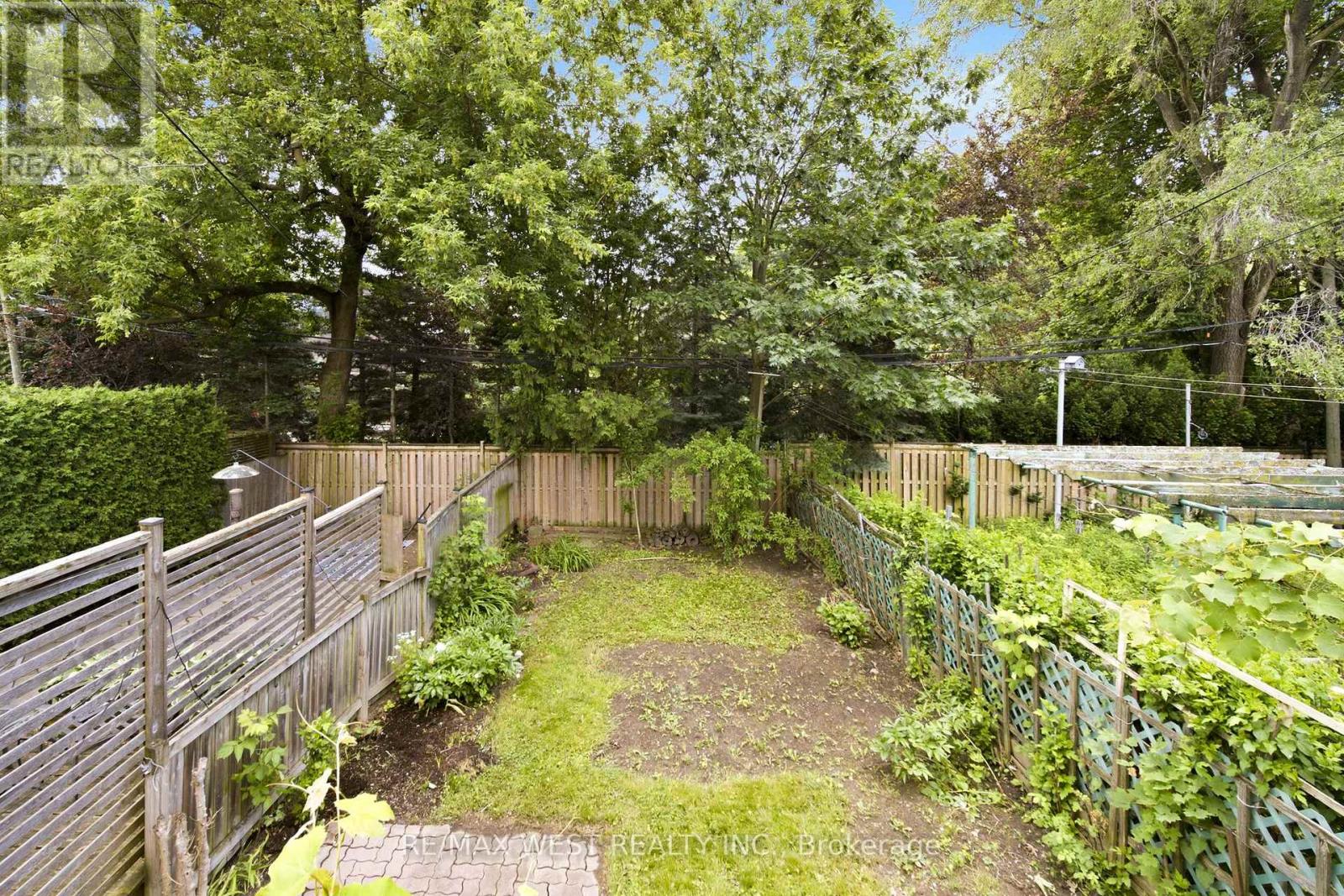 167 Tyrrel Avenue, Toronto, Ontario  M6G 2G6 - Photo 19 - C13461568