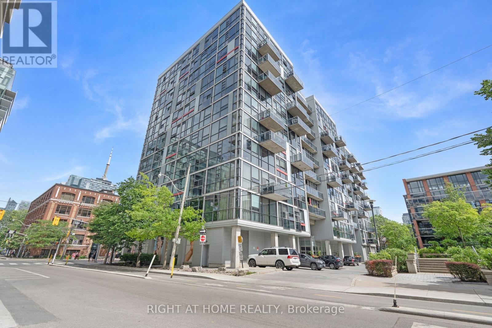 610 - 60 BATHURST STREET, Toronto, Ontario