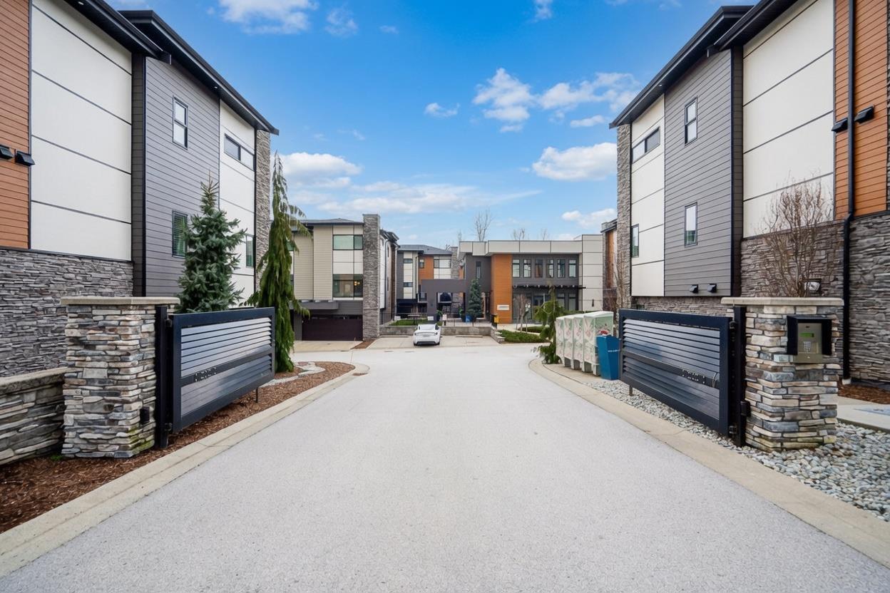 3 33209 Cherry Avenue, Mission, British Columbia V2V 0G8 - Photo 2 - R3136519