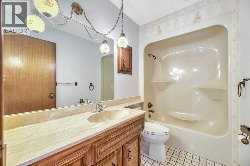 77 Edgewood Rise Nw, Calgary, Alberta  T3A 2T6 - Photo 39 - A2281057