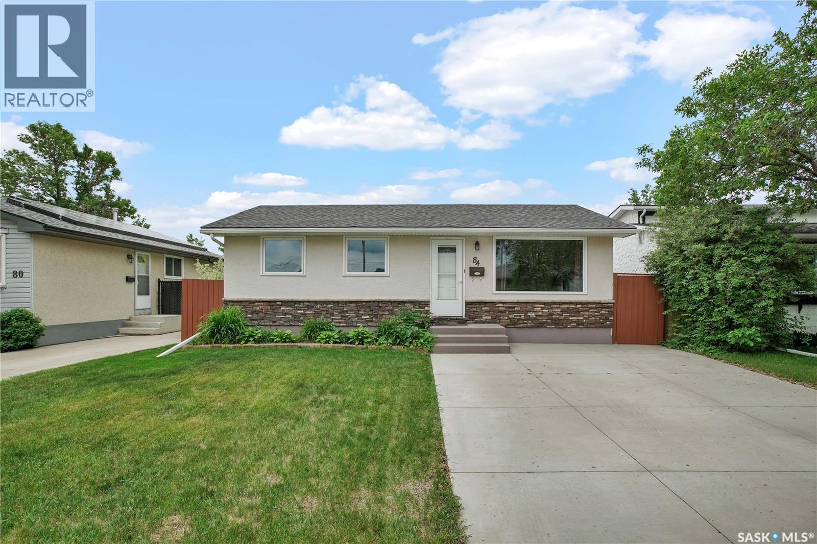 84 Rita Crescent, Saskatoon, Saskatchewan  S7N 2L5 - Photo 1 - SK039889