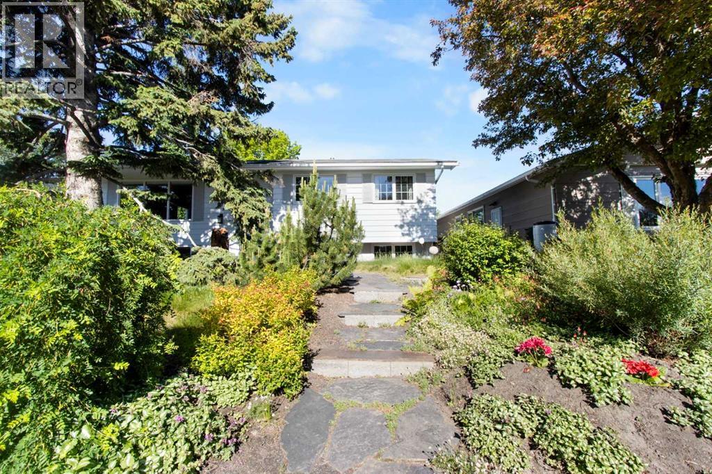 10811 Maplecrest Road Se, Calgary, Alberta  T2J 1Y1 - Photo 3 - A2312136