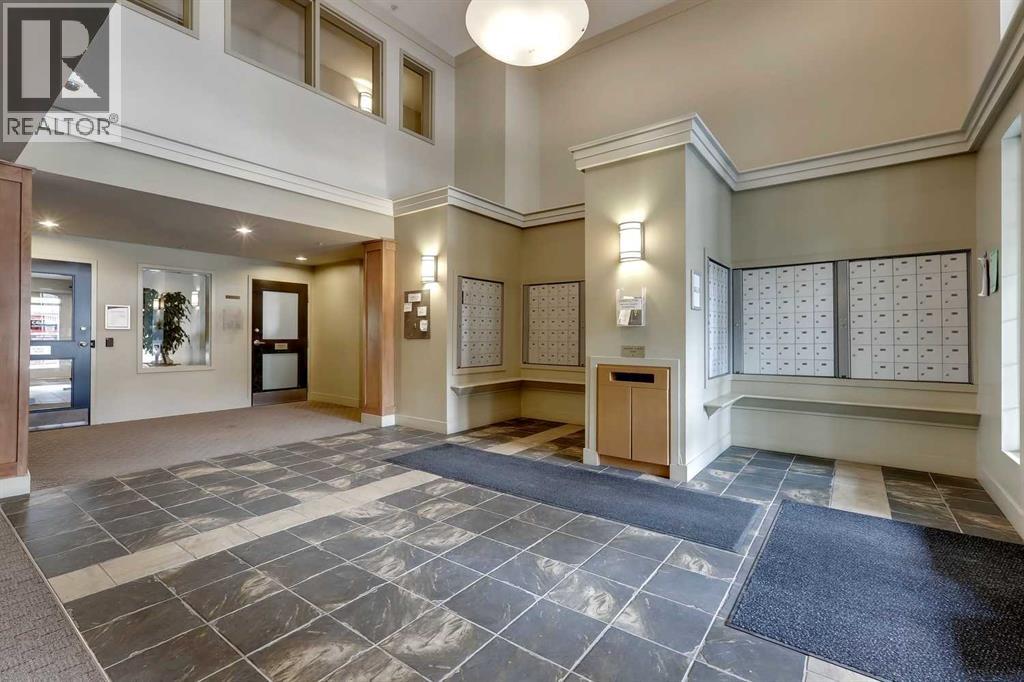 205, 35 Richard Court SW, Calgary, Alberta  T3E 7N9 - Photo 2 - A2316662