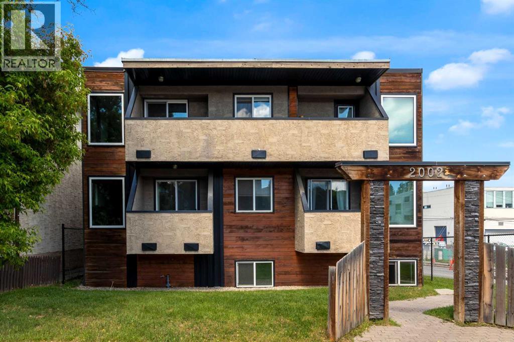 5, 2002 11 Avenue SW, Calgary, Alberta