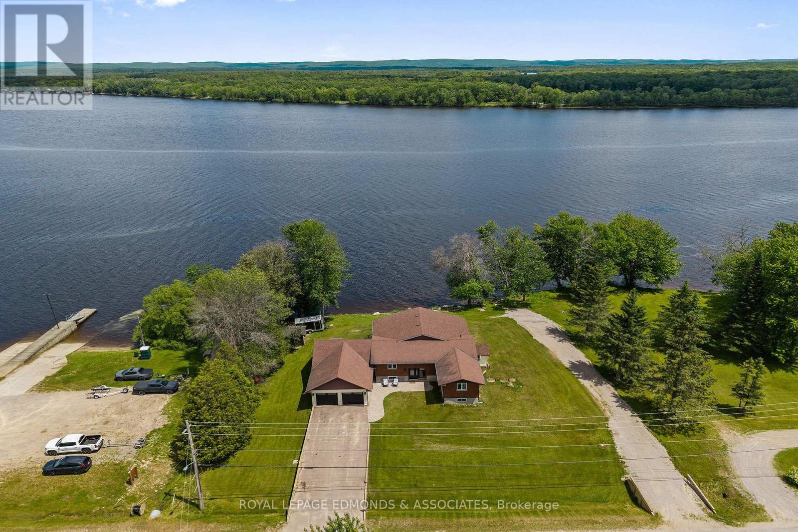 160 LACROIX BAY ROAD, Whitewater Region, Ontario