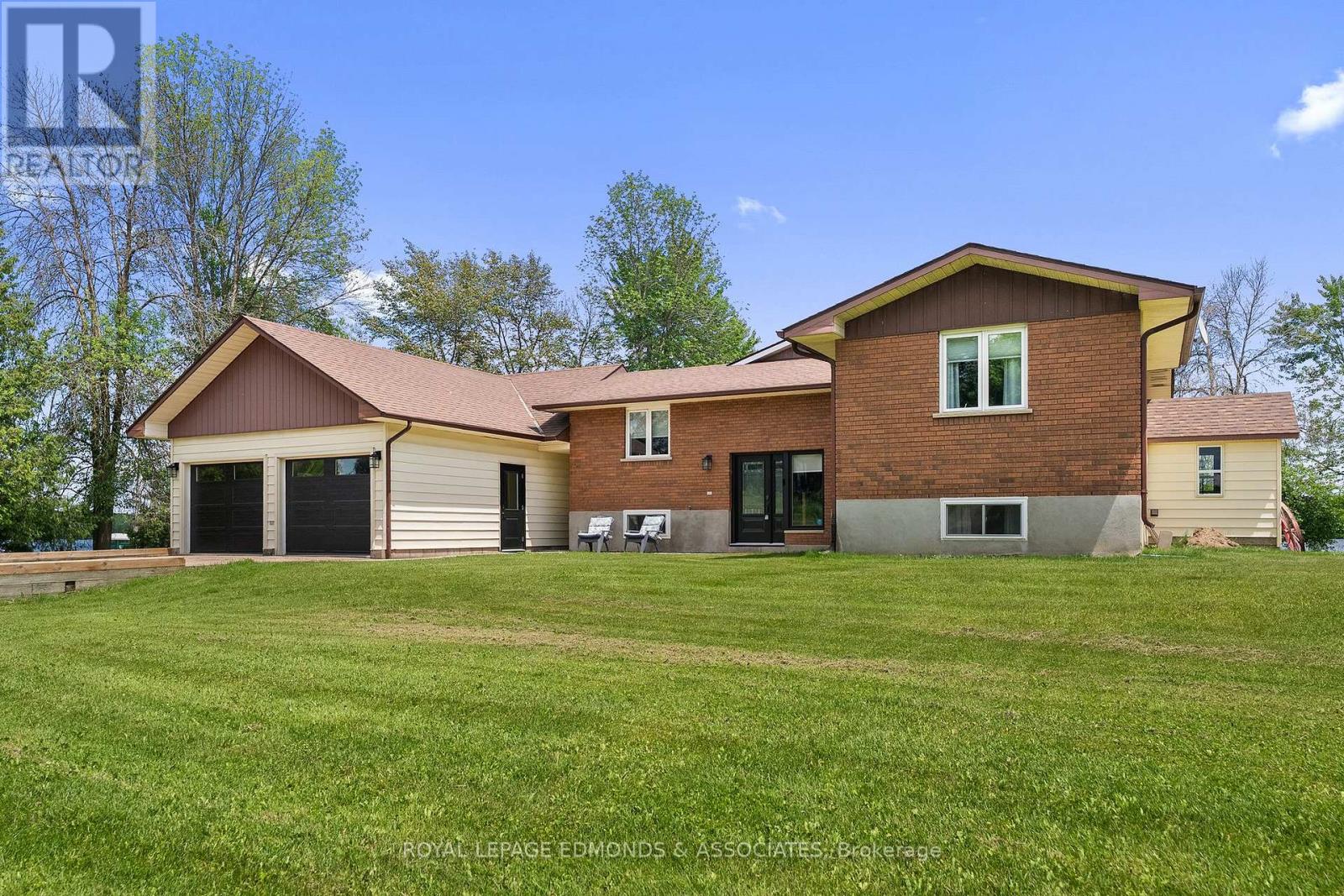 160 Lacroix Bay Road, Whitewater Region, Ontario K0J 2L0 - Photo 3 - X13122420