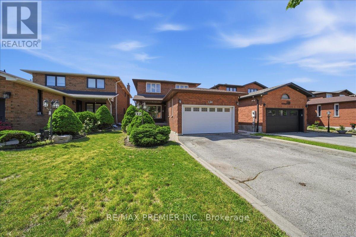 130 Jackman Crescent, Vaughan, Ontario  L4L 6P2 - Photo 2 - N13461628