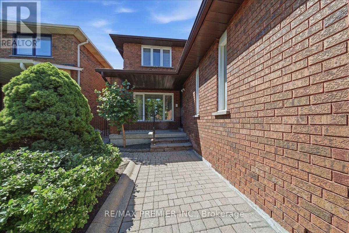 130 Jackman Crescent, Vaughan, Ontario  L4L 6P2 - Photo 3 - N13461628