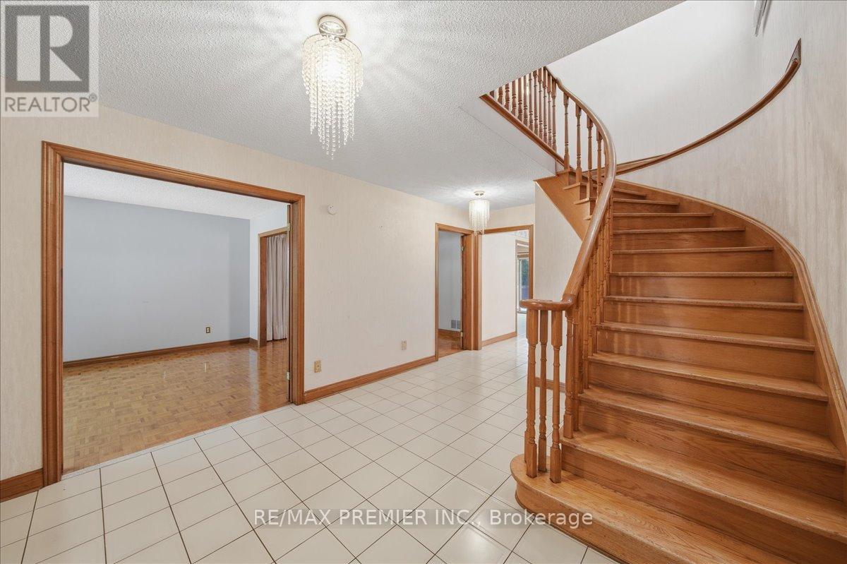 130 Jackman Crescent, Vaughan, Ontario  L4L 6P2 - Photo 6 - N13461628