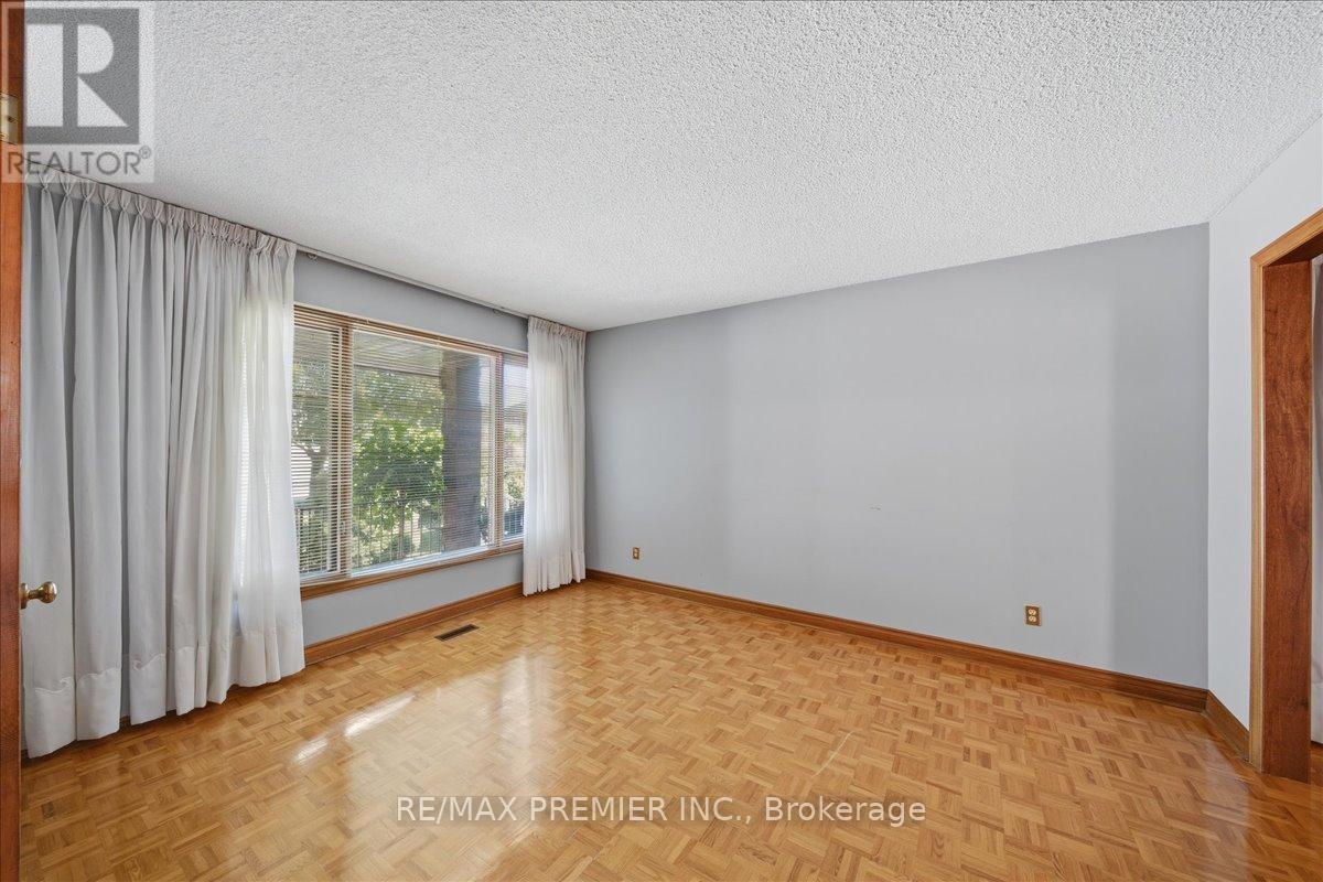 130 Jackman Crescent, Vaughan, Ontario  L4L 6P2 - Photo 8 - N13461628