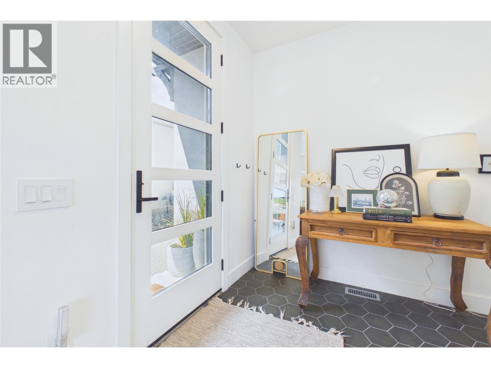1862 Viewpoint Crescent, West Kelowna, British Columbia  V1Z 4E1 - Photo 3 - 10391951
