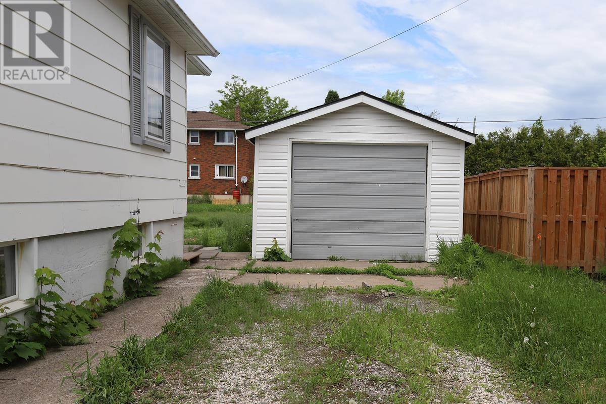 150 Henrietta Ave, Sault Ste. Marie, Ontario P6C 1Z8 - Photo 4 - SM261507