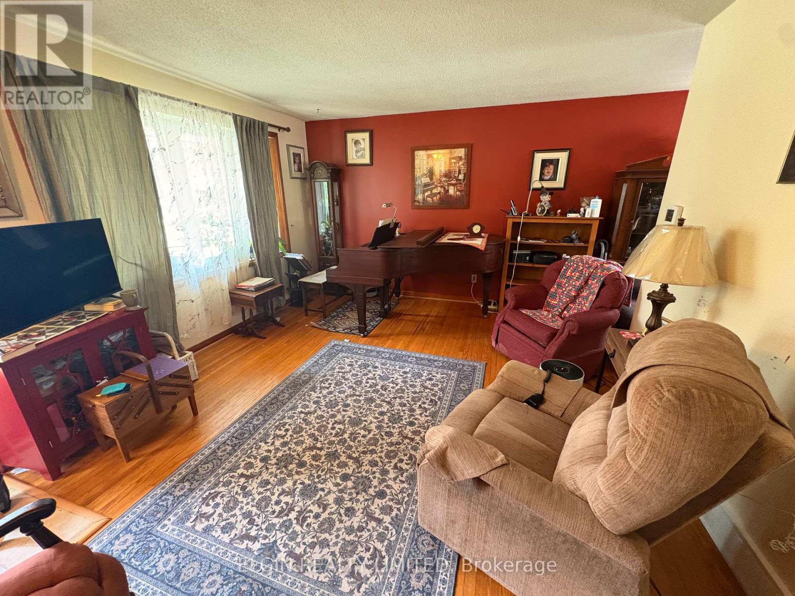 14 Glanworth Avenue, St. Thomas, Ontario  N5R 1E7 - Photo 2 - X13461712