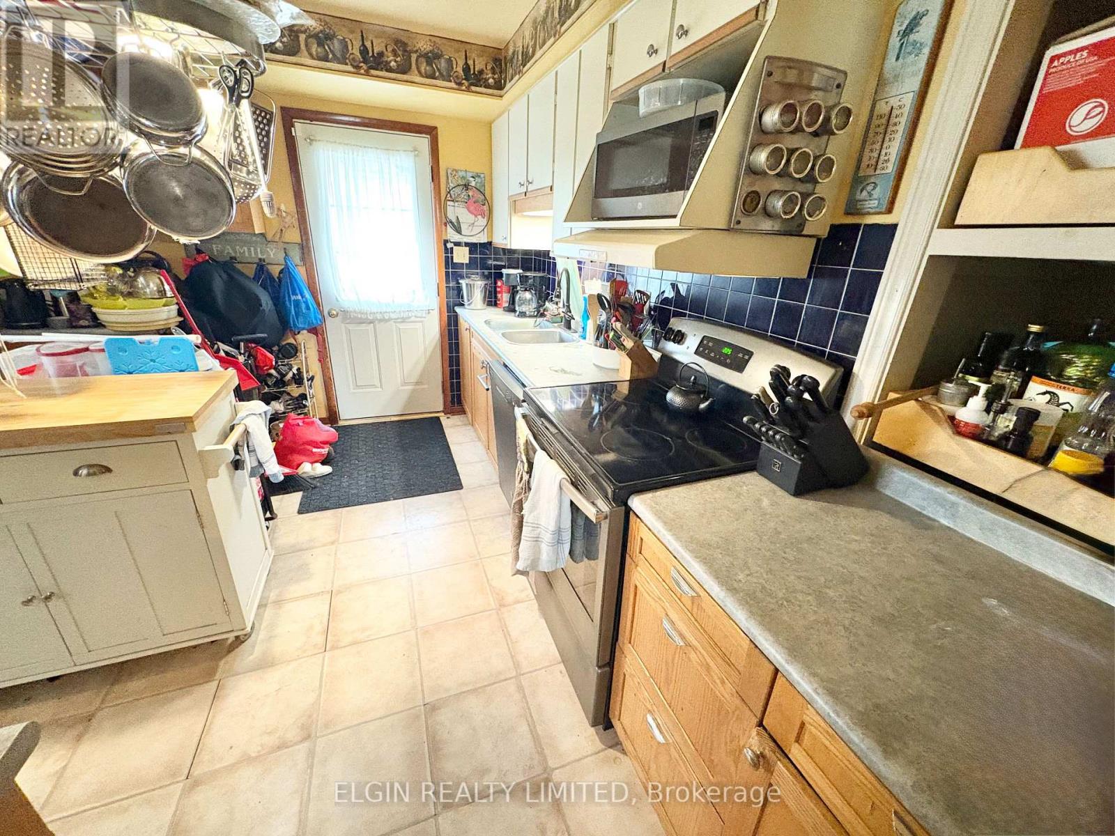 14 Glanworth Avenue, St. Thomas, Ontario  N5R 1E7 - Photo 5 - X13461712