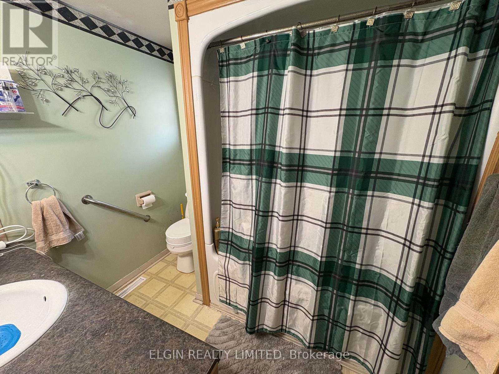 14 Glanworth Avenue, St. Thomas, Ontario  N5R 1E7 - Photo 9 - X13461712