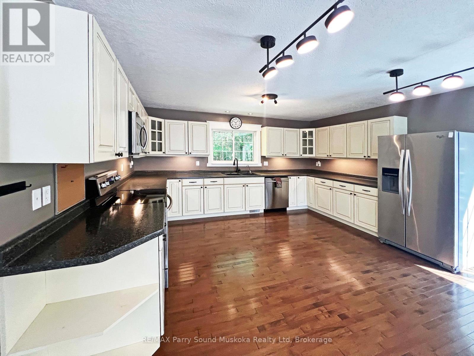 9 Little's Lane, Carling, Ontario  P0G 1G0 - Photo 12 - X13461930