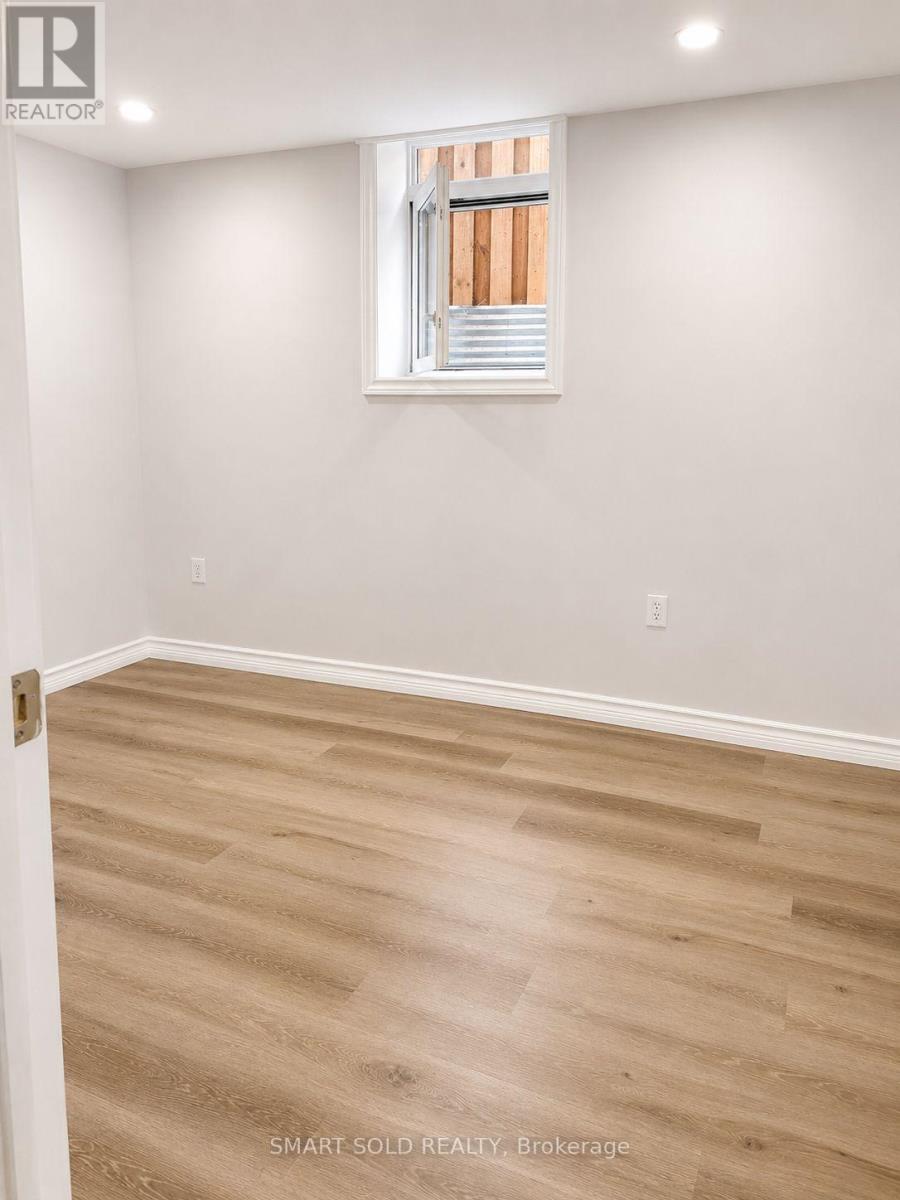 Lower - 28 Leggott Avenue, Barrie, Ontario L4N 8A9 - Photo 4 - S13461520