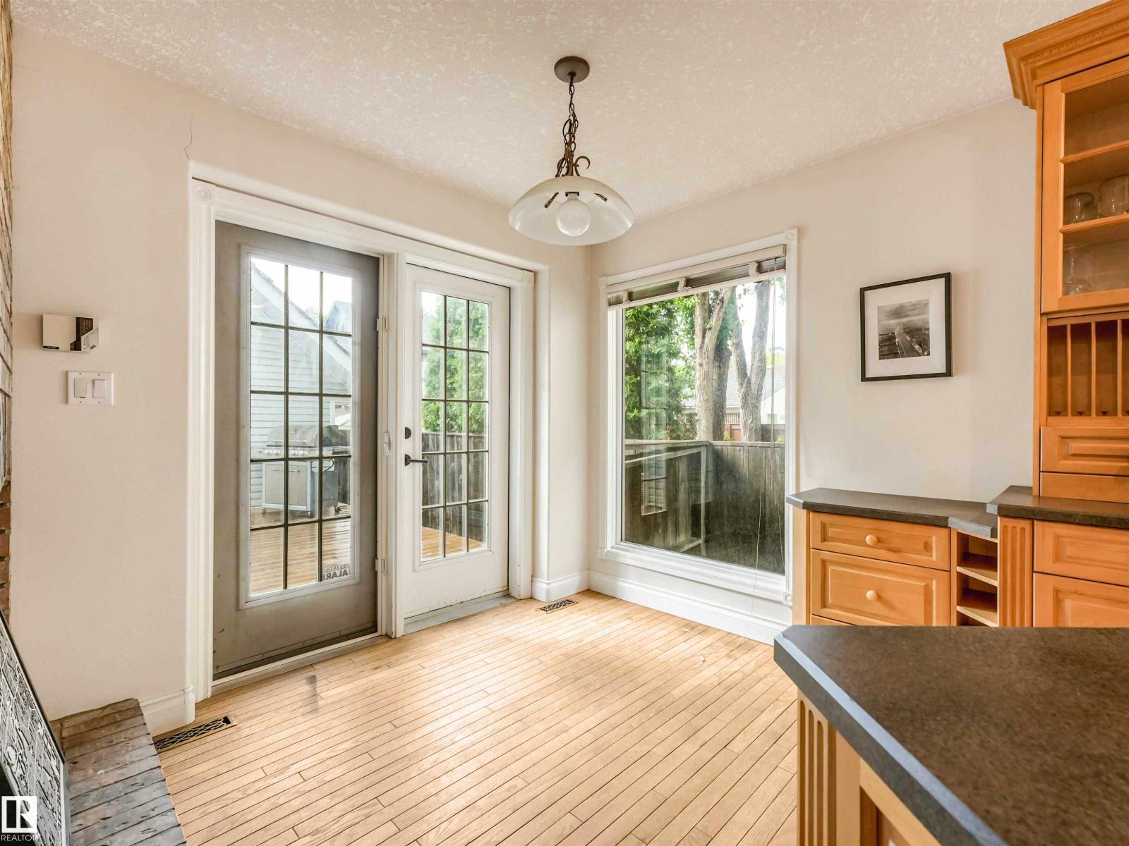 9508 100a St Nw, Edmonton, Alberta  T5K 0V6 - Photo 17 - E4494330