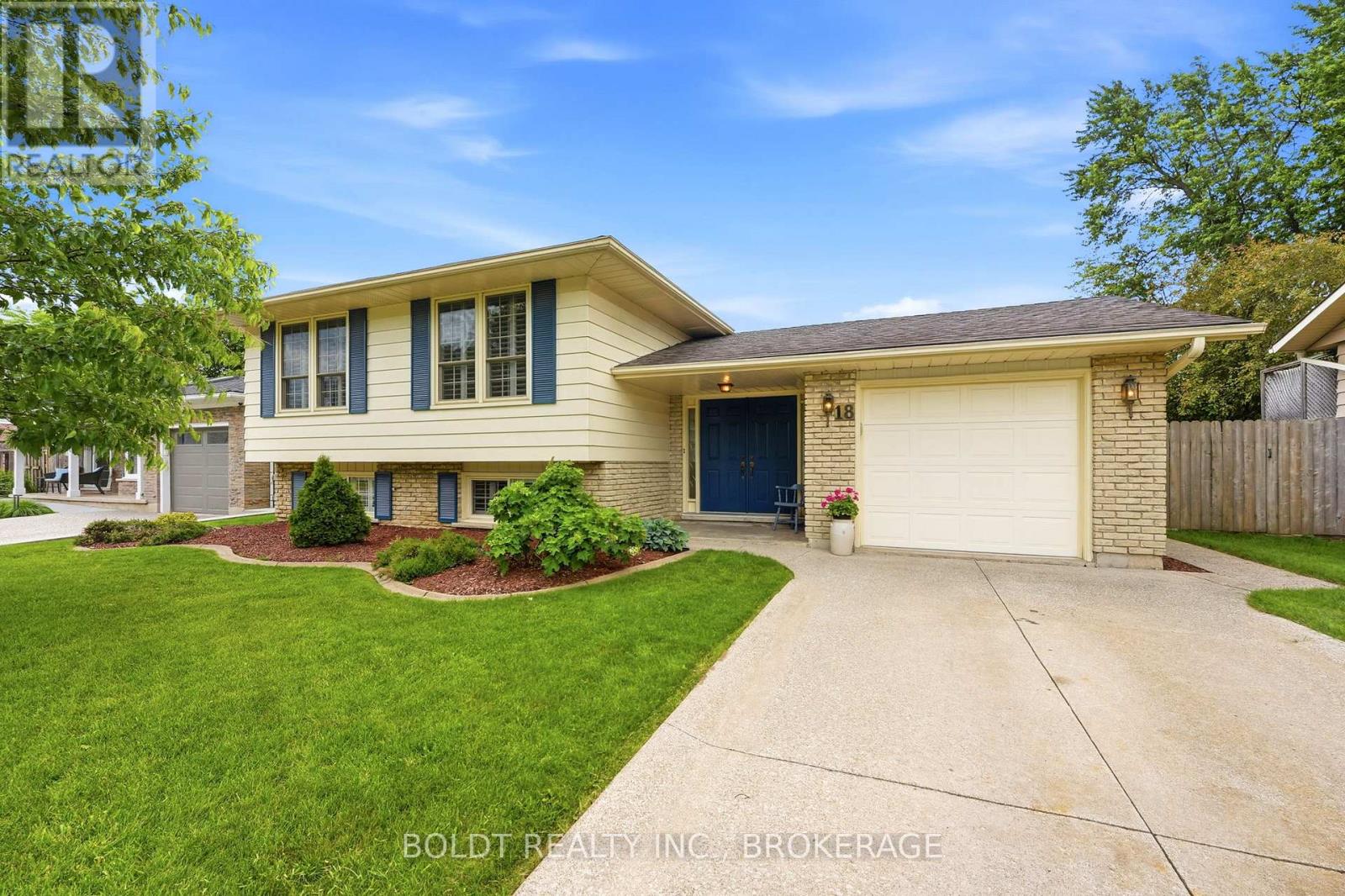 18 LINHAVEN COURT, St. Catharines, Ontario