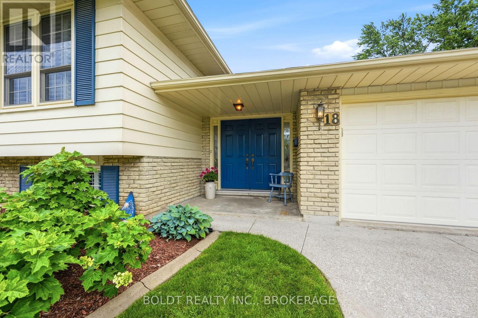 18 Linhaven Court, St. Catharines, Ontario  L2N 6V3 - Photo 4 - X13461794