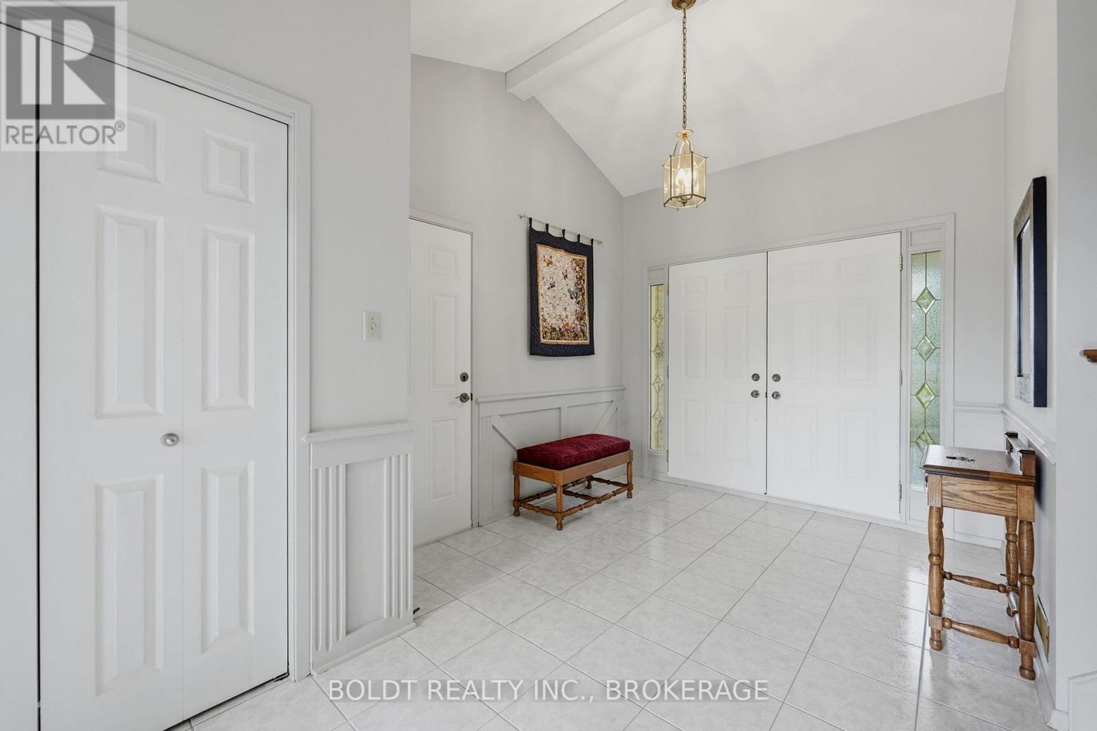 18 Linhaven Court, St. Catharines, Ontario  L2N 6V3 - Photo 5 - X13461794
