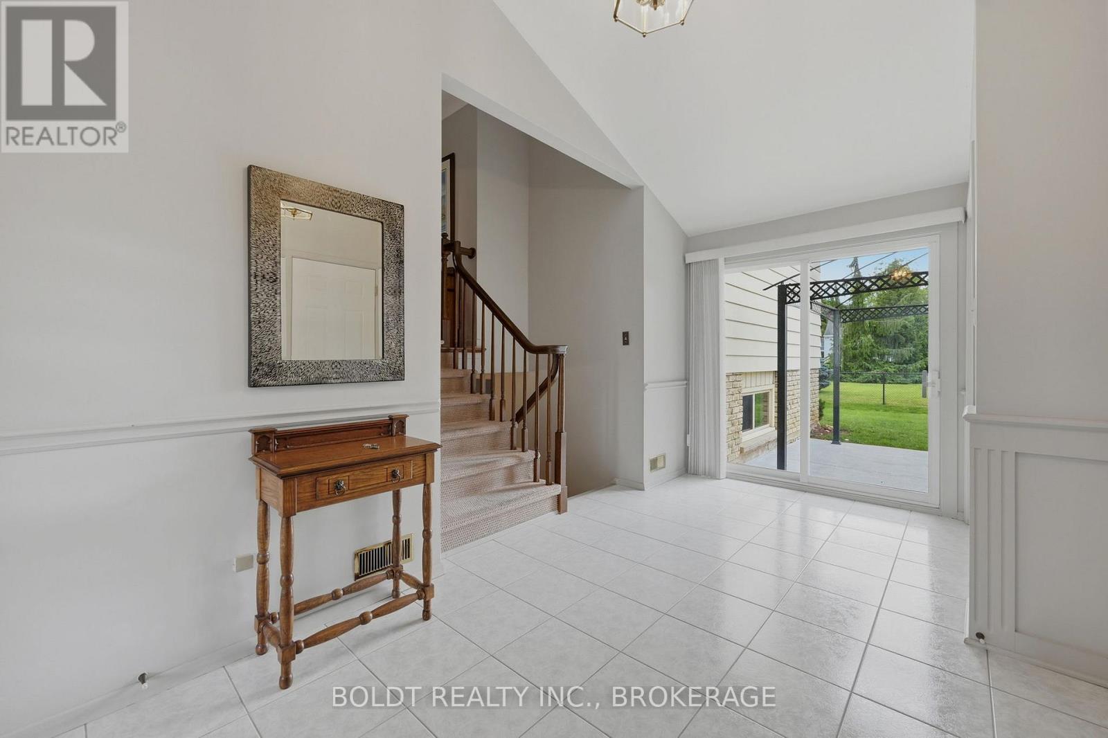 18 Linhaven Court, St. Catharines, Ontario  L2N 6V3 - Photo 6 - X13461794