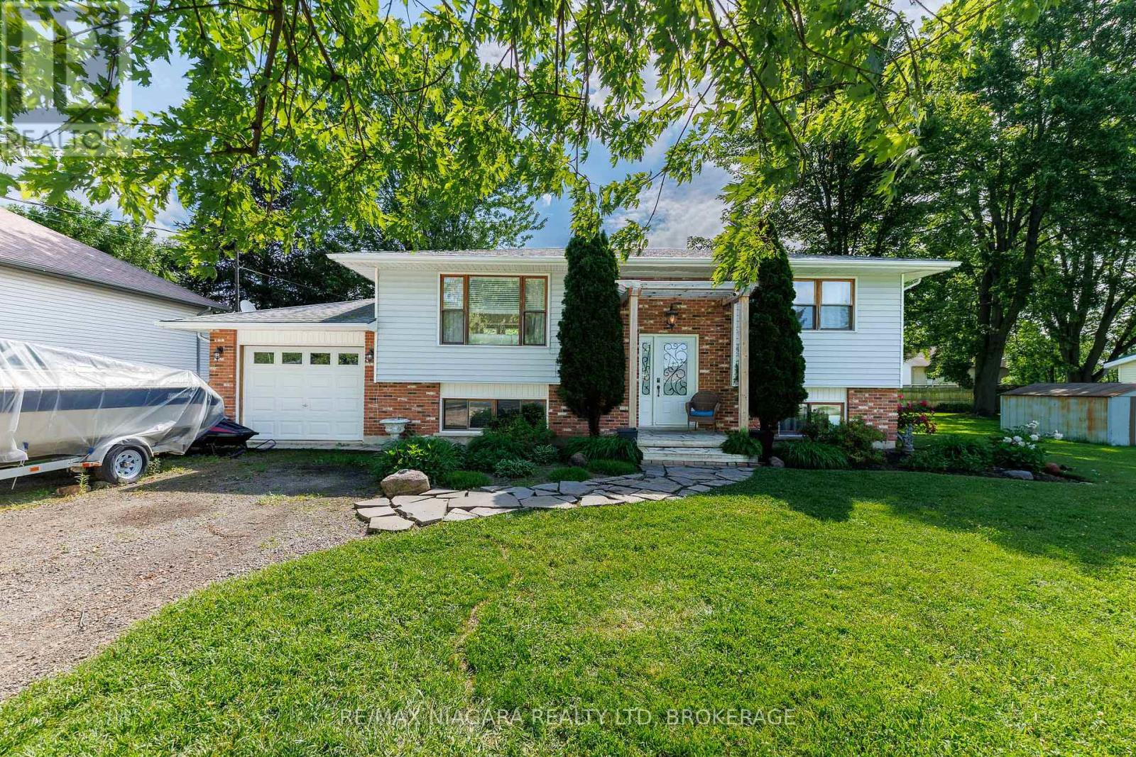 88 Pleasant Avenue N, Fort Erie, Ontario  L0S 1N0 - Photo 1 - X13461864