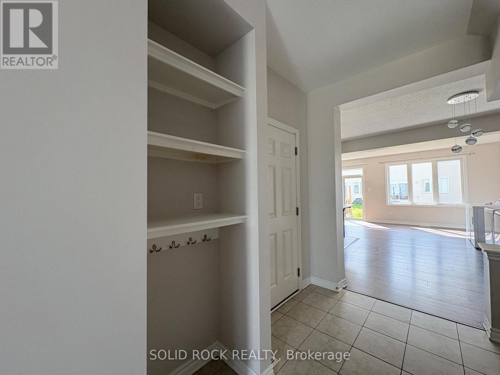 719 Derreen Avenue, Ottawa, Ontario  K2S 2Y9 - Photo 9 - X13167762