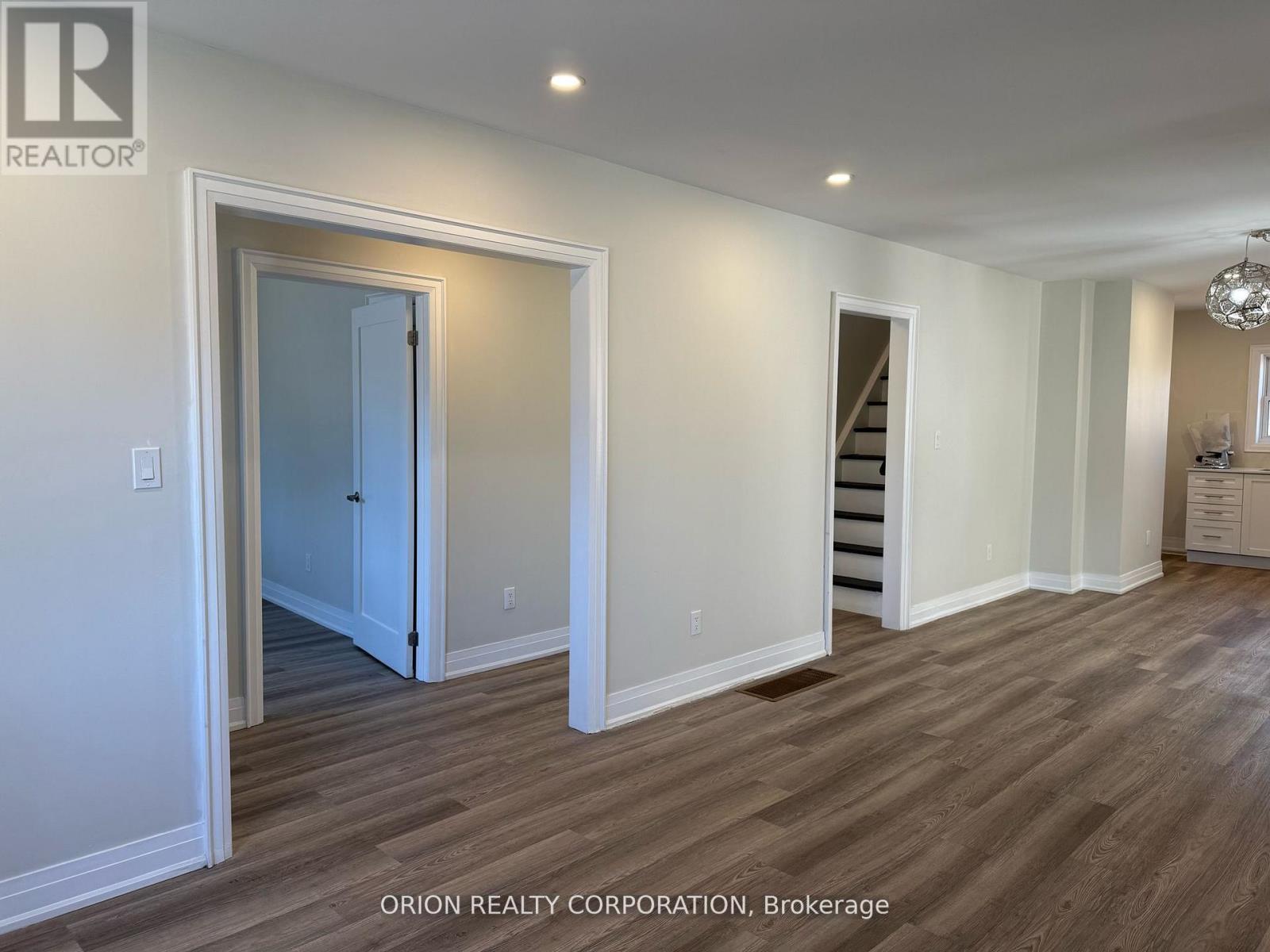 1016 Haig Boulevard, Mississauga, Ontario  L5E 2M5 - Photo 8 - W13461466