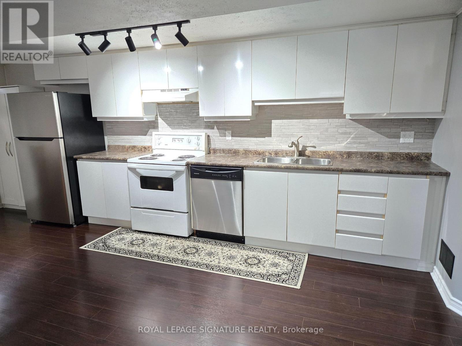 B - 2026 Fontwell Crescent, Mississauga, Ontario  L5J 2G7 - Photo 4 - W13461474