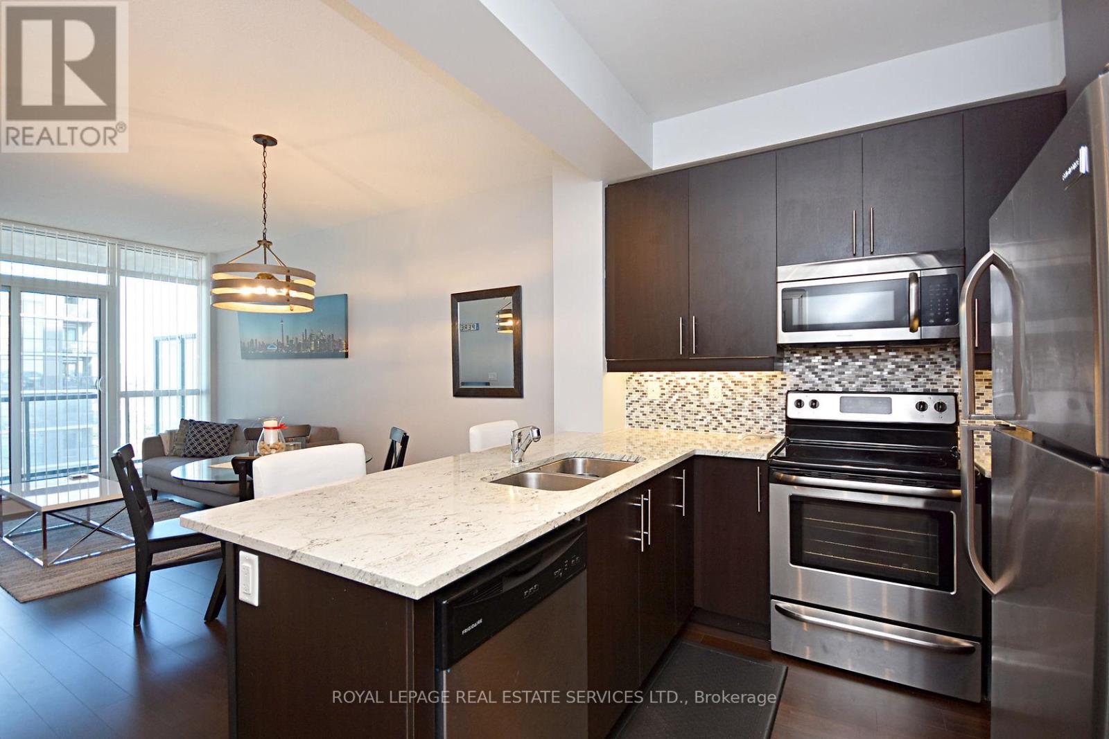 901 - 1185 The Queensway, Toronto, Ontario  M8Z 0C6 - Photo 3 - W13461518