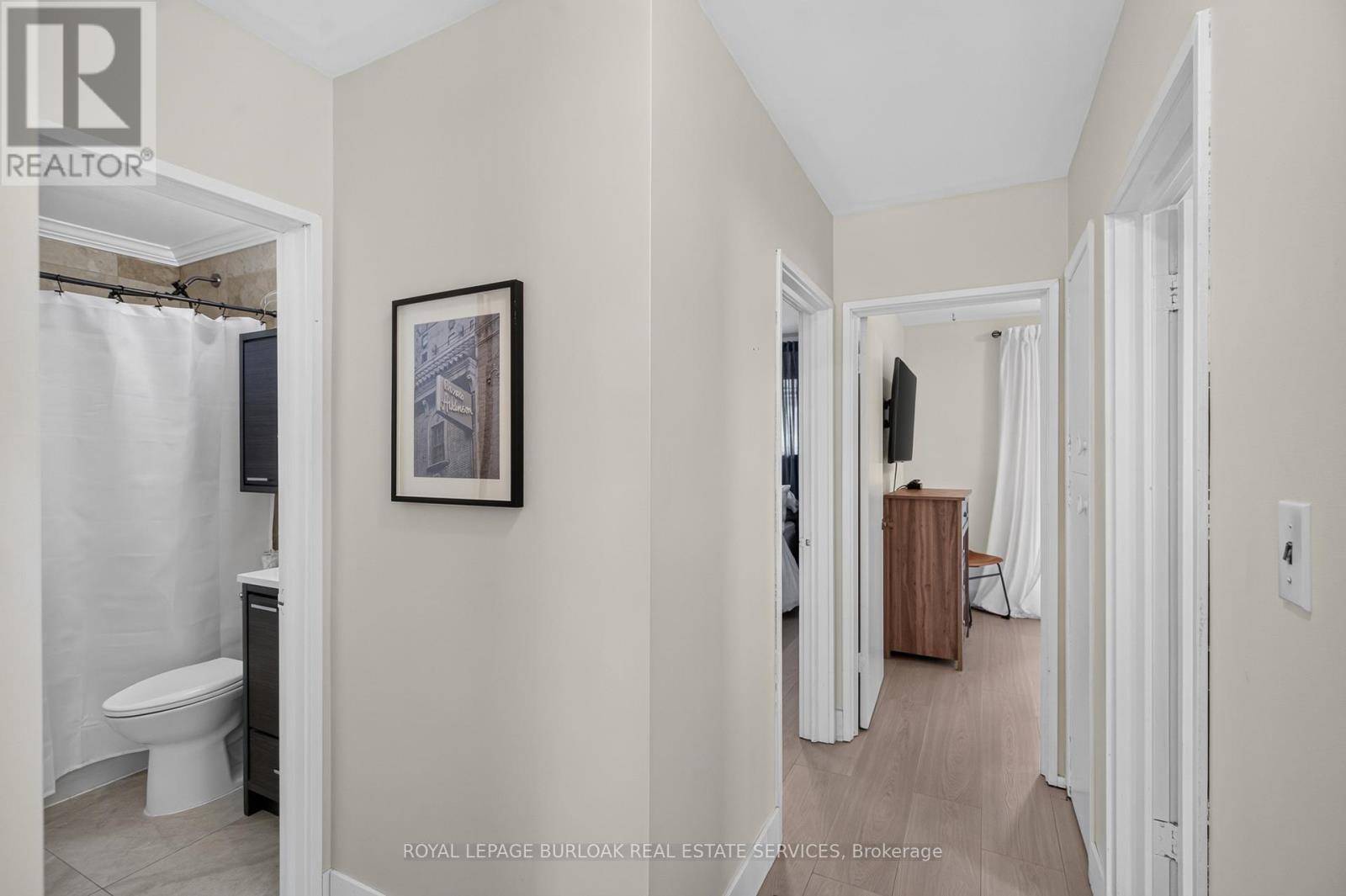 236 Hammersmith Court S, Burlington, Ontario  L7L 4N7 - Photo 9 - W13461540