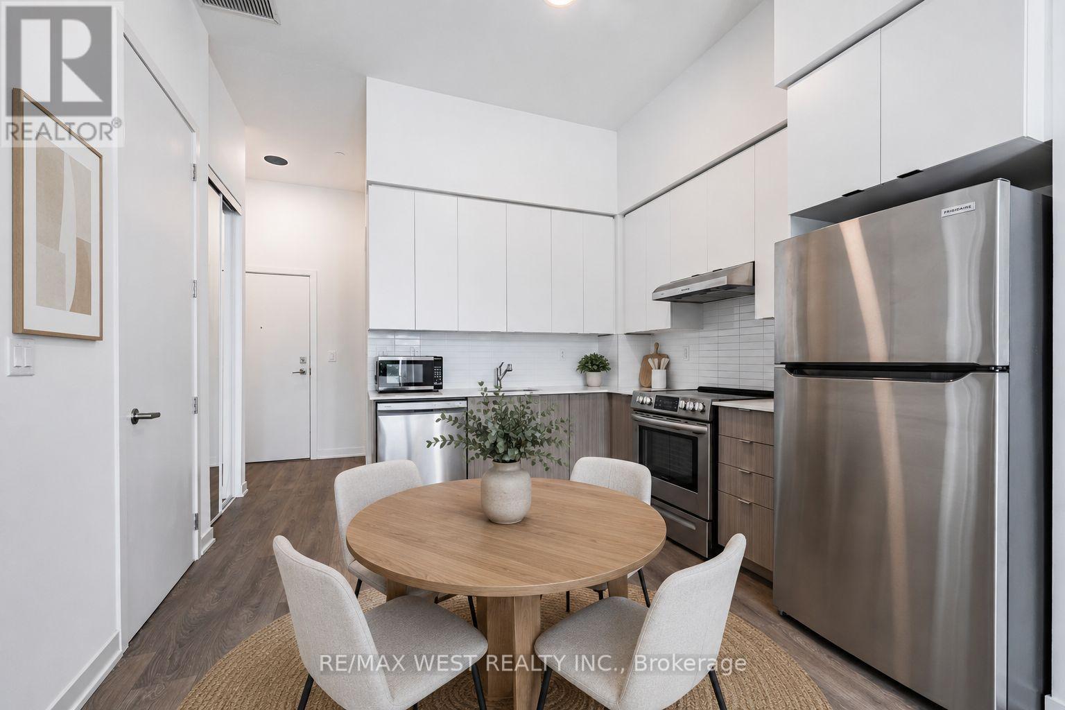 108 - 160 Canon Jackson Drive, Toronto, Ontario  M6M 0B6 - Photo 2 - W13461608