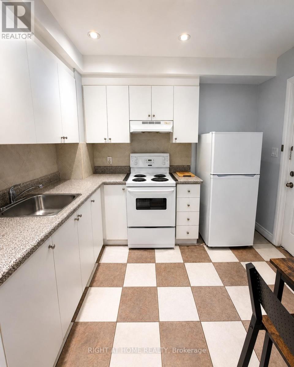 Rear Apartment - 659 Old Weston Road, Toronto, Ontario  M6N 3B4 - Photo 2 - W13461646