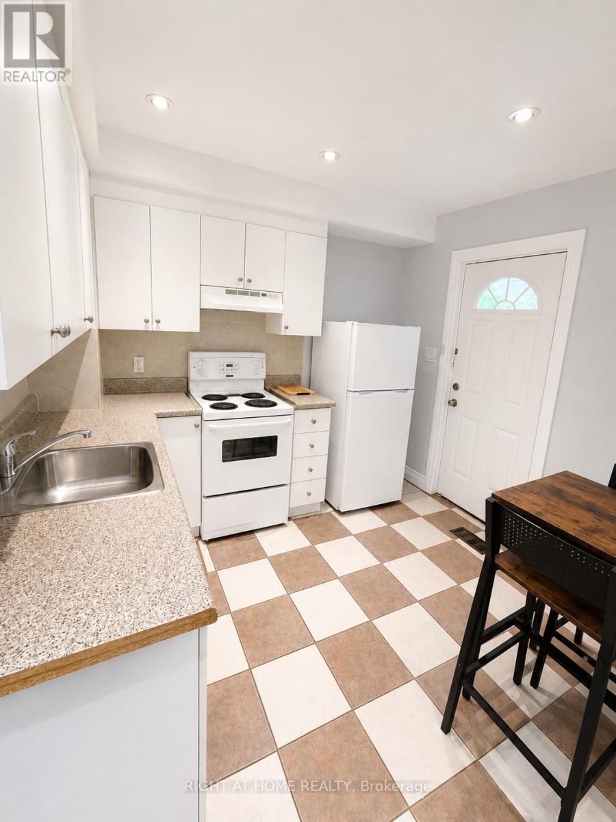 Rear Apartment - 659 Old Weston Road, Toronto, Ontario  M6N 3B4 - Photo 3 - W13461646
