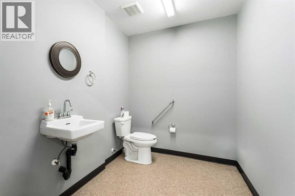 102, 25 Beju Industrial Drive Drive, Sylvan Lake, Alberta  T4S 0K9 - Photo 8 - A2321180