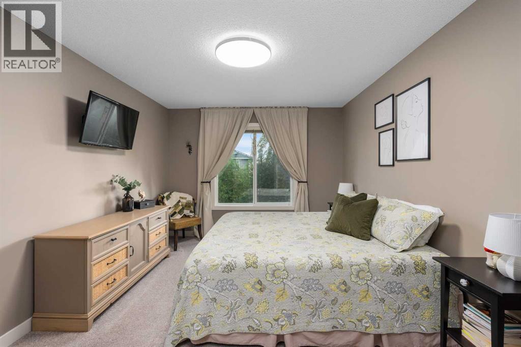 2067 Luxstone Boulevard SW, Airdrie, Alberta  T4B 0J8 - Photo 17 - A2322057