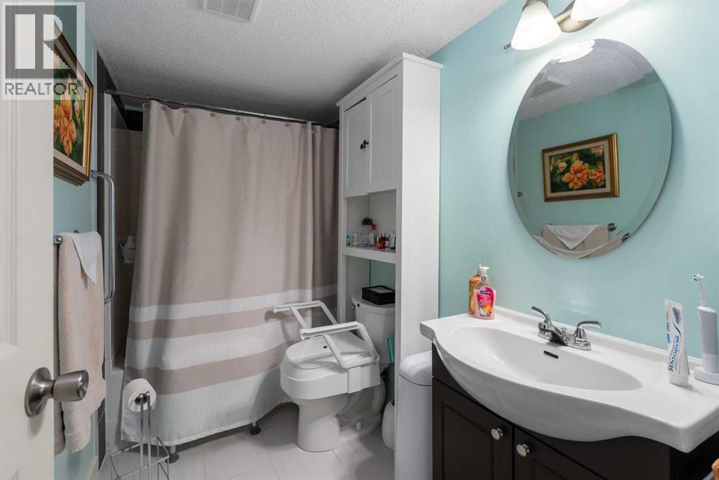 2067 Luxstone Boulevard SW, Airdrie, Alberta  T4B 0J8 - Photo 29 - A2322057