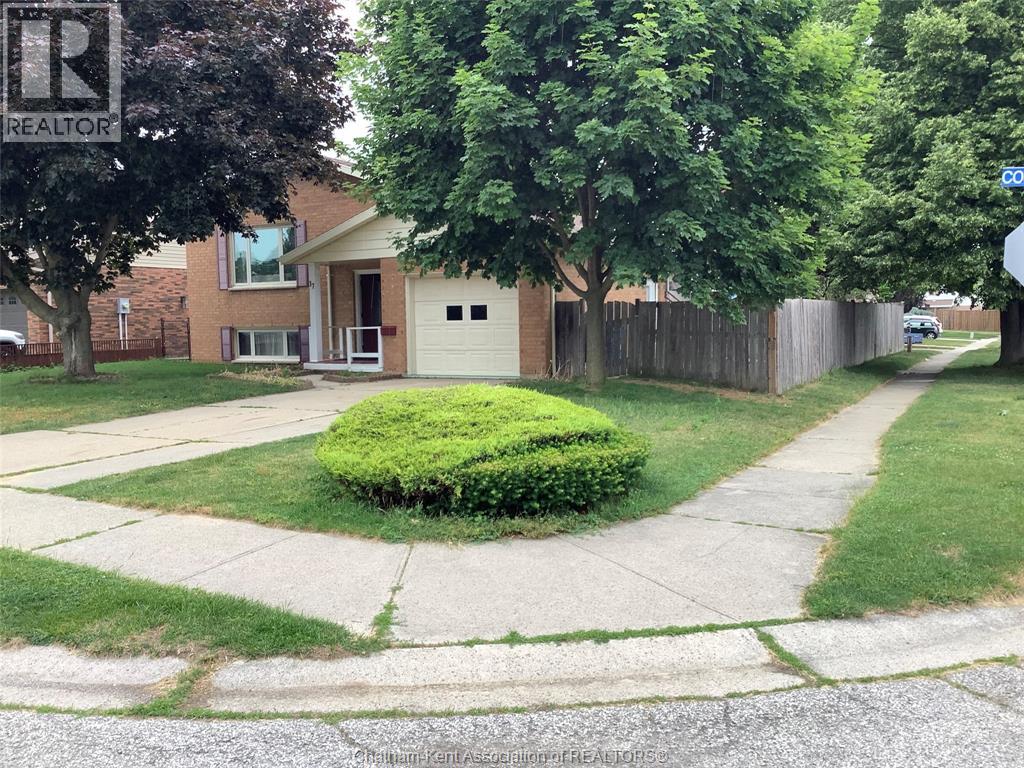 17 Country Lane, Chatham, Ontario  N7L 5C5 - Photo 2 - 26014492