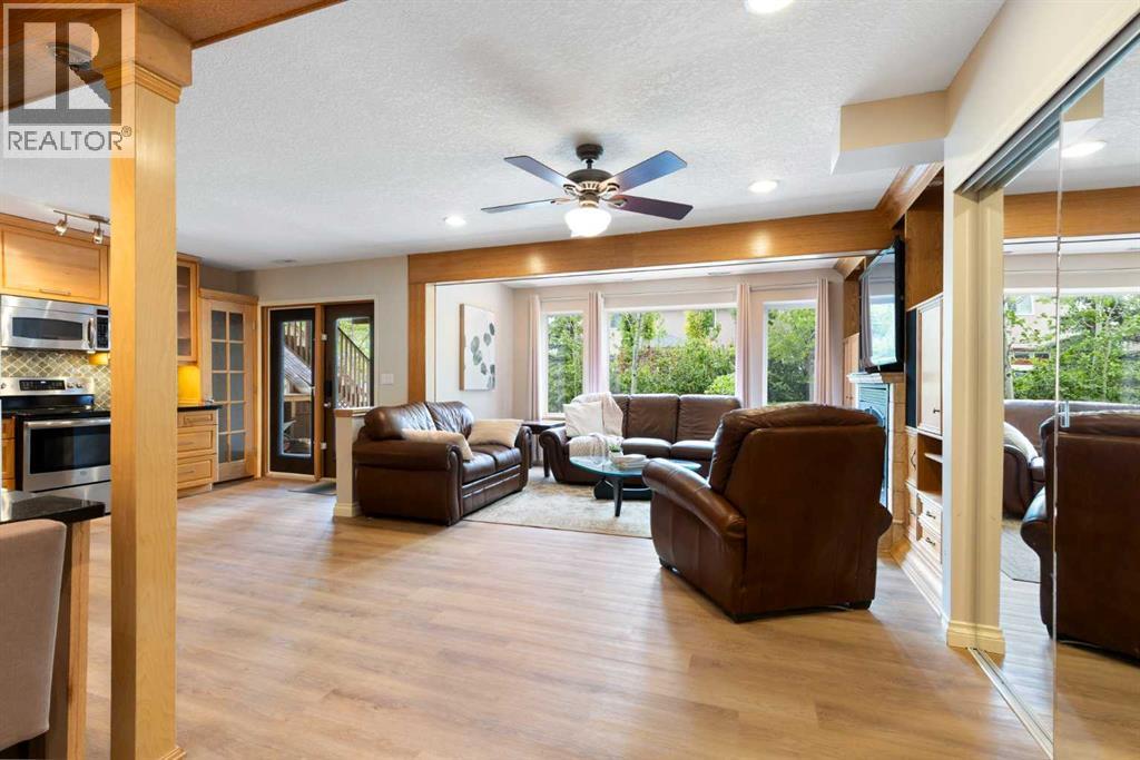 410 Royal Crest Bay NW, Calgary, Alberta  T3G 4M8 - Photo 16 - A2318303