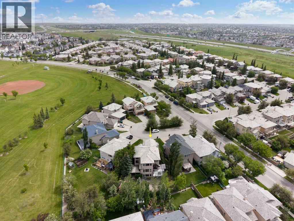 410 Royal Crest Bay NW, Calgary, Alberta  T3G 4M8 - Photo 3 - A2318303