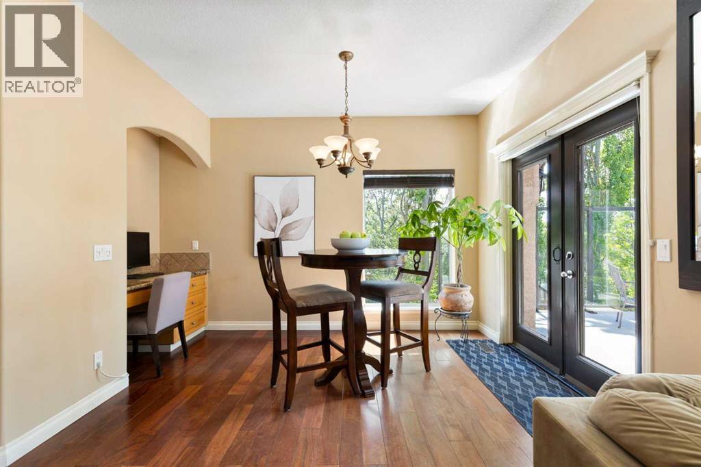 410 Royal Crest Bay NW, Calgary, Alberta  T3G 4M8 - Photo 12 - A2318303