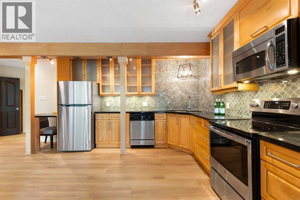 410 Royal Crest Bay NW, Calgary, Alberta  T3G 4M8 - Photo 21 - A2318303