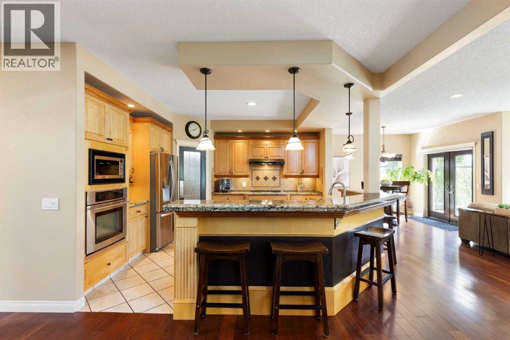 410 Royal Crest Bay NW, Calgary, Alberta  T3G 4M8 - Photo 11 - A2318303