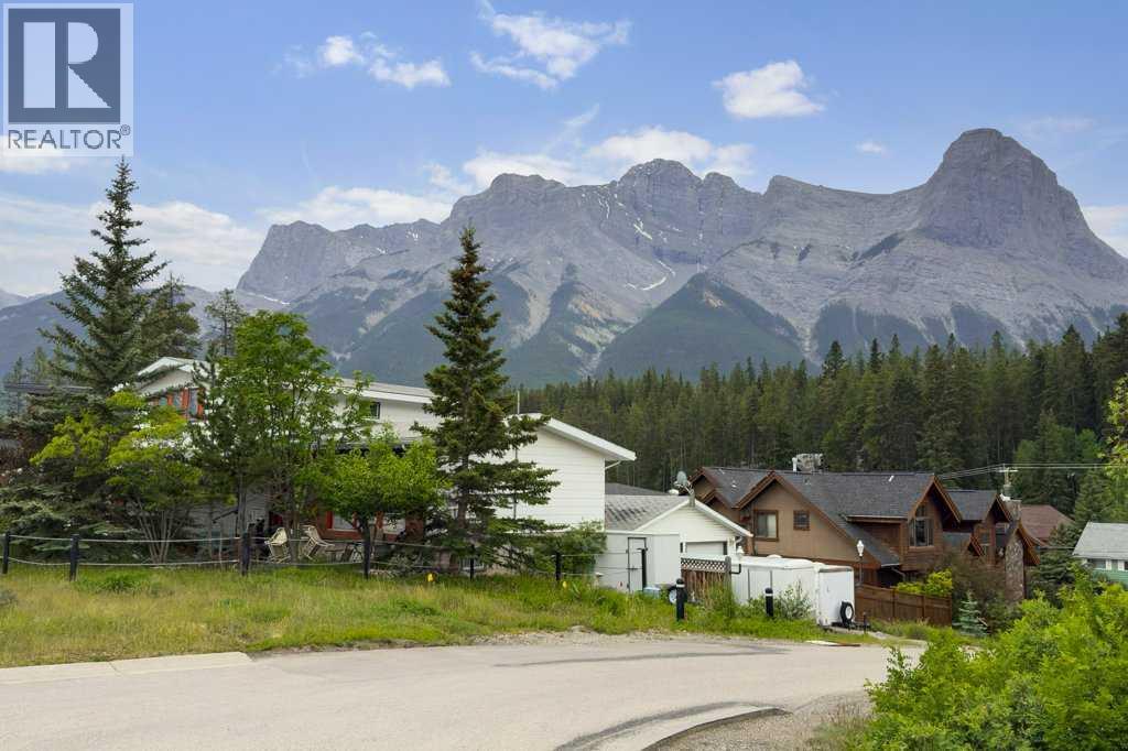18 Macdonald Place, Canmore, Alberta