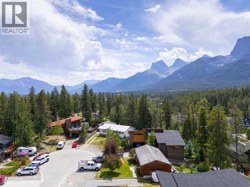 18 Macdonald Place, Canmore, Alberta  T1W 2N1 - Photo 9 - A2322027