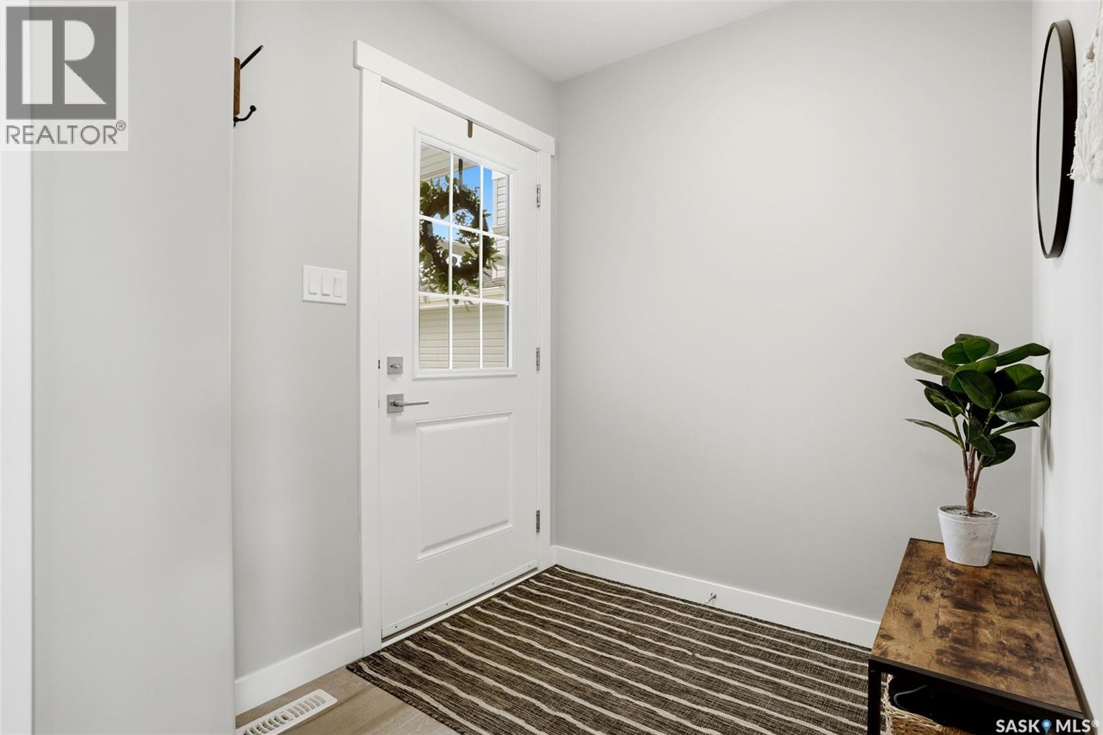 4509 E Keller Avenue, Regina, Saskatchewan  S4V 1P4 - Photo 4 - SK039917